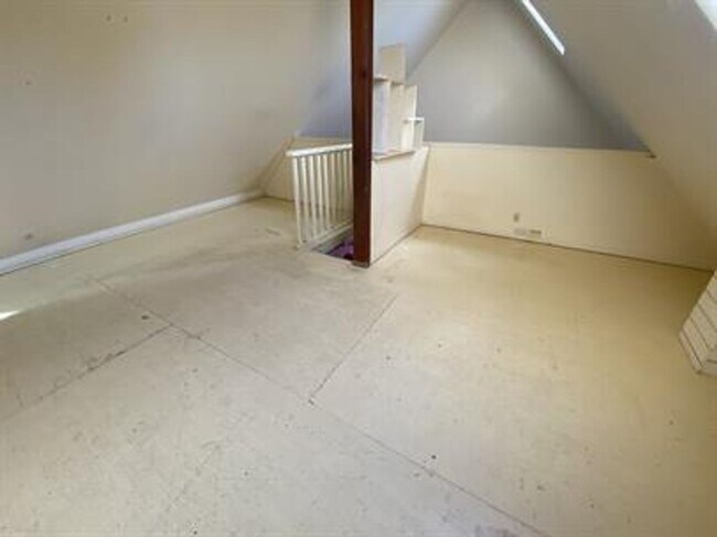 Building Photo - 1213 Spear Ave
