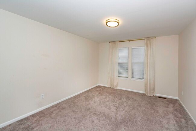 Building Photo - 50236 Amberwood Rd