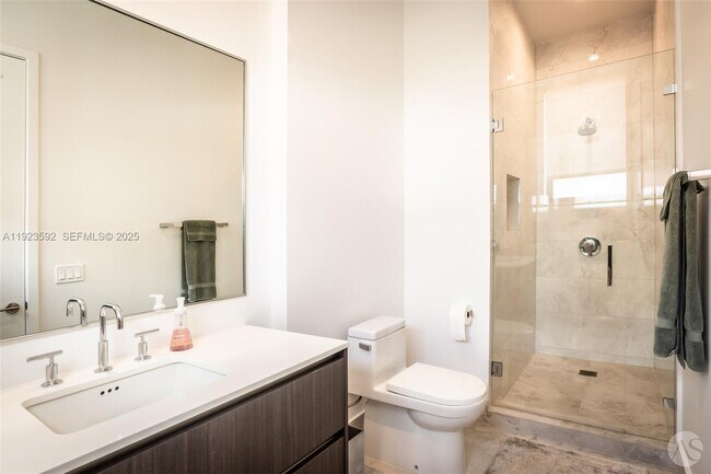 Building Photo - 275 Giralda Ave