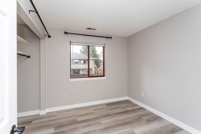 Building Photo - Cozy 2 bedroom, 1 bathroom retreat in a Gated Community!