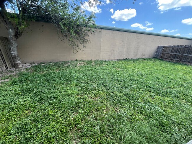 Building Photo - 20602 Alta Vista Ct