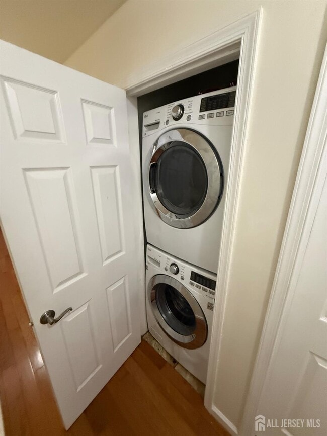 Building Photo - 6 Boyard Ct