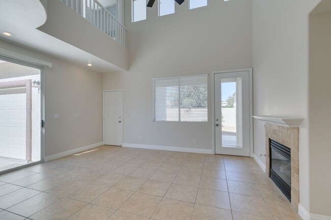 Building Photo - Beautiful 3-Bedroom Home in Silverado Ranch