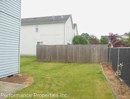 Building Photo - 3625 NE 157th Ave