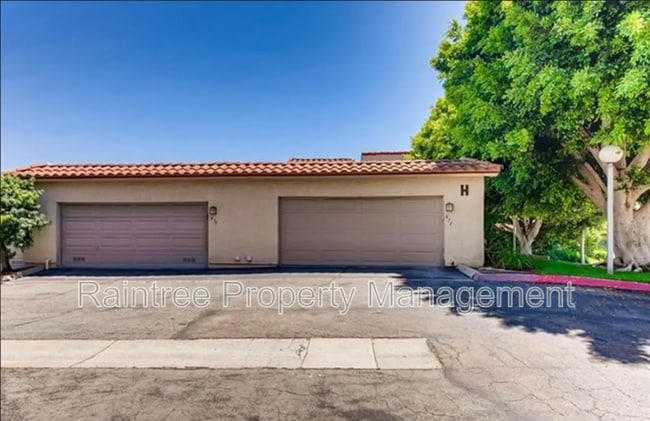 Building Photo - 671 Ascot Dr