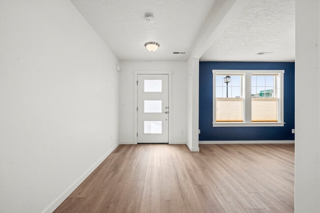 Building Photo - 7578 E Wheatley St