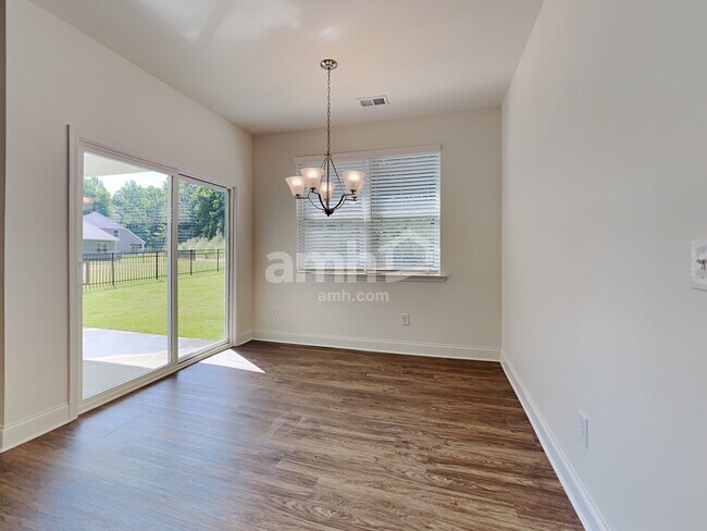 Building Photo - 5060 Hudson Vly Dr