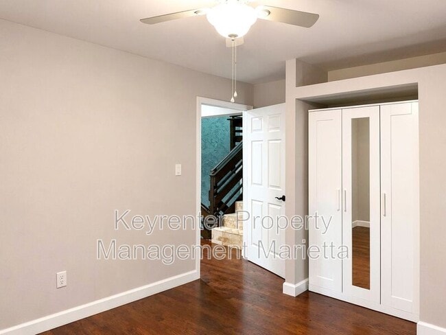 Building Photo - 510 E Ponce de Leon Ave