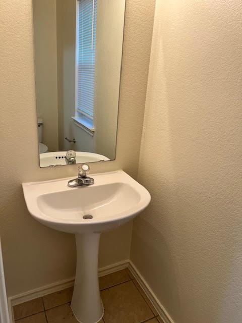 Building Photo - 1012 Christopher Ave