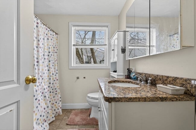 Building Photo - 74 Linwood St