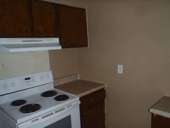 Building Photo - Awesome Duplex For Rent available now!
