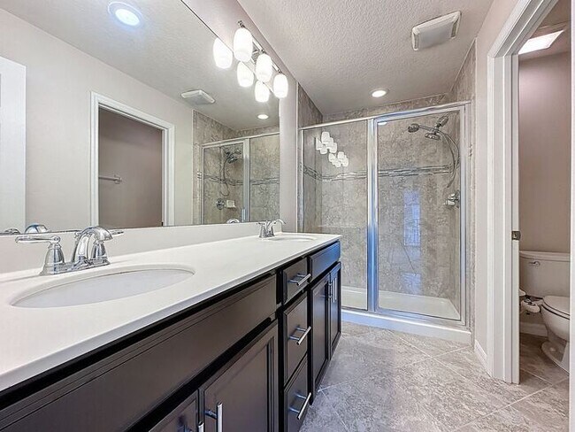 Building Photo - Spacious Townhome for Rent in Tapestry