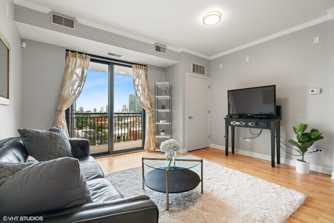 Building Photo - 451 W Huron St