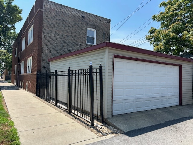 Primary Photo - 1640 N Lamon Ave