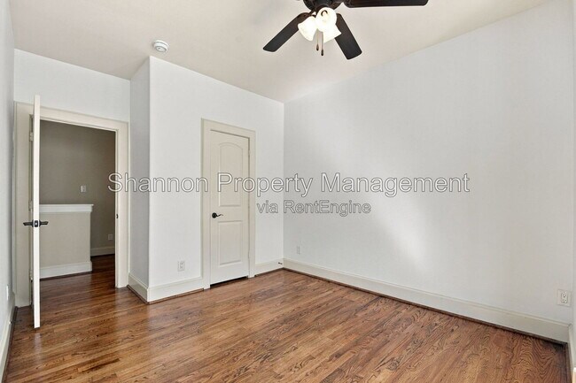Building Photo - 1108 Peveto St