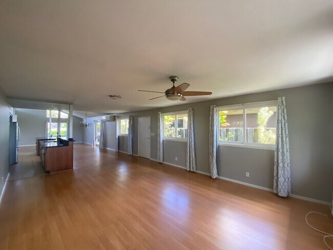 Building Photo - 019WHI