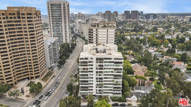 Building Photo - 10433 Wilshire Blvd