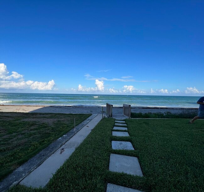 Building Photo - 275 S Beach Rd