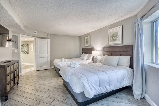 Building Photo - Oceanview Retreat at the Beach