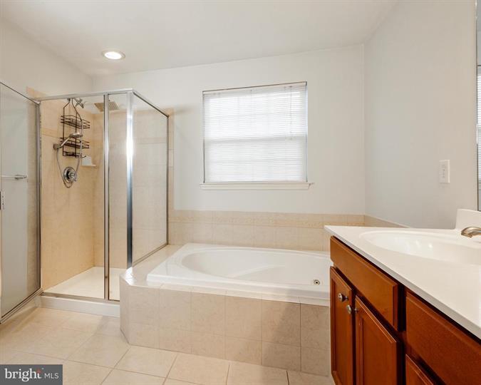 Building Photo - 520 Boxwood Ln