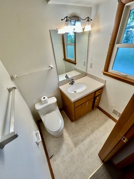 Building Photo - 1510 Jills Dr