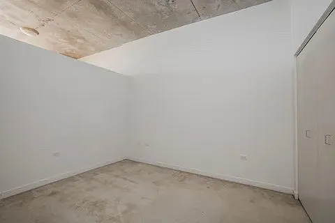 Building Photo - 1 bedroom in Chicago IL 60607