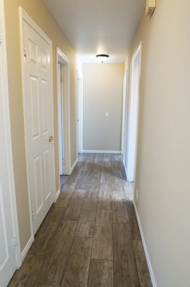 Building Photo - 51660 Avenida Villa