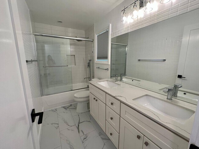 Building Photo - 2485 W Ave 133rd