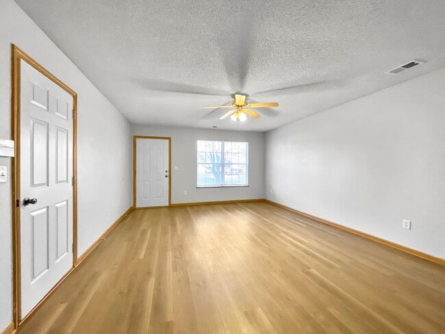 Building Photo - 3BR/2BA Home for Rent in Grain Valley, MO 64029 | Fenced Yard | Fireplace | Garage | Pet-Friendly