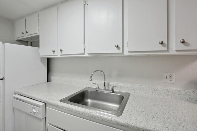 Floorplan - Lakeridge Terrace Apartments