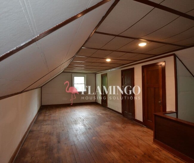 Building Photo - 2101 Riverside Dr