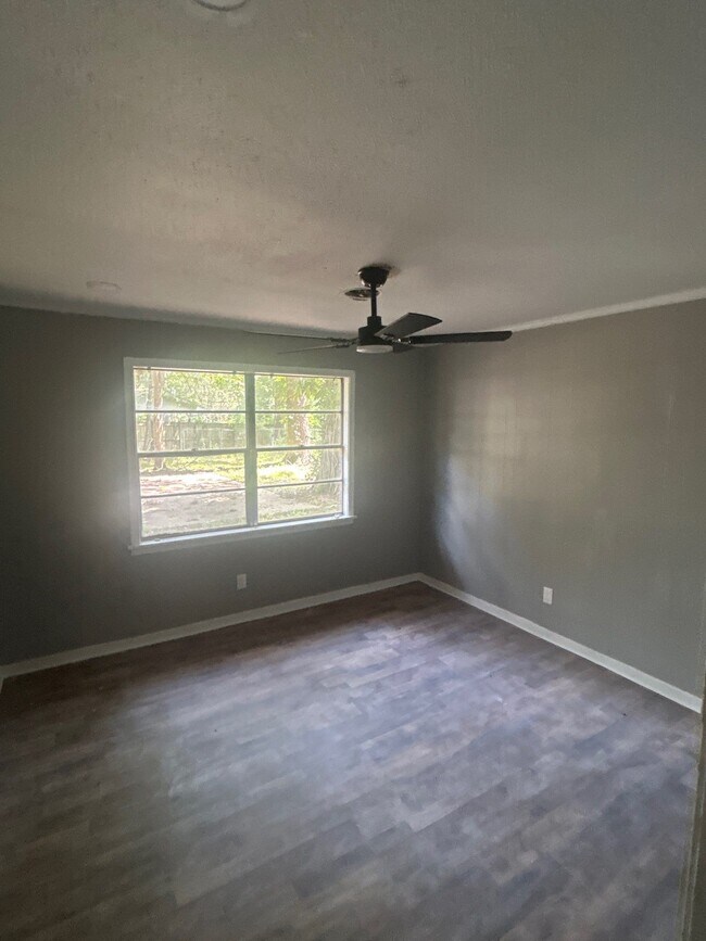 Building Photo - 1114 Garden Park Dr