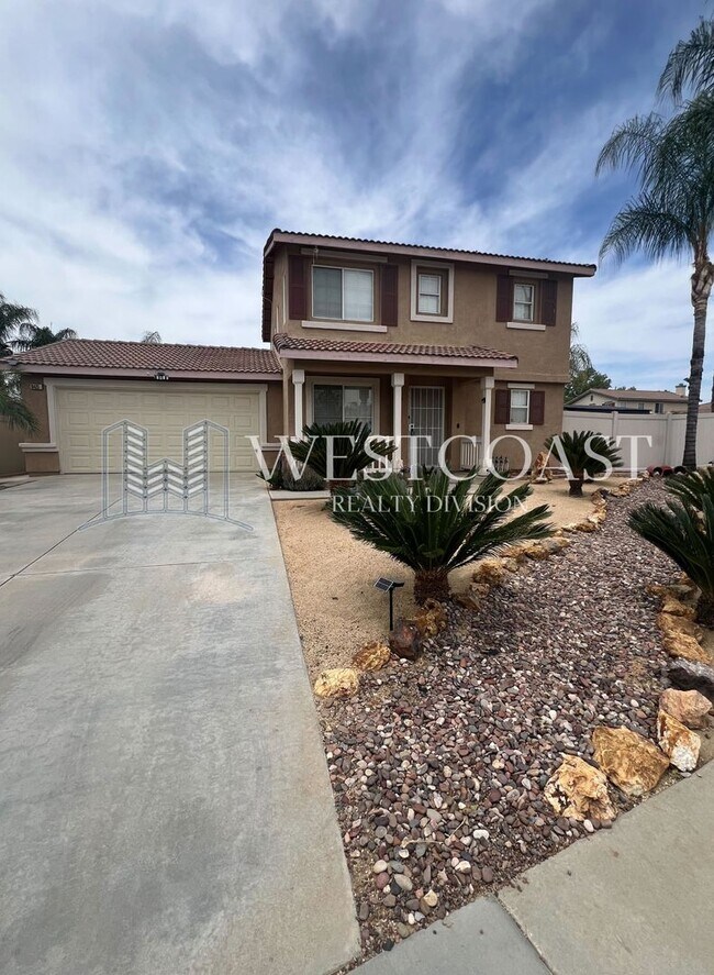 Primary Photo - Charming 3-Bedroom Home with Spacious Back...