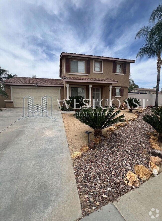 Building Photo - Charming 3-Bedroom Home with Spacious Back...