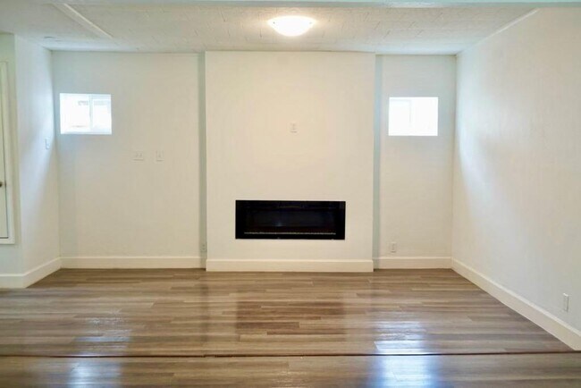 Building Photo - 5010 Malmedy Rd