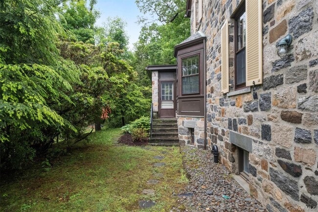 Building Photo - 34123 Furnace Dock Rd