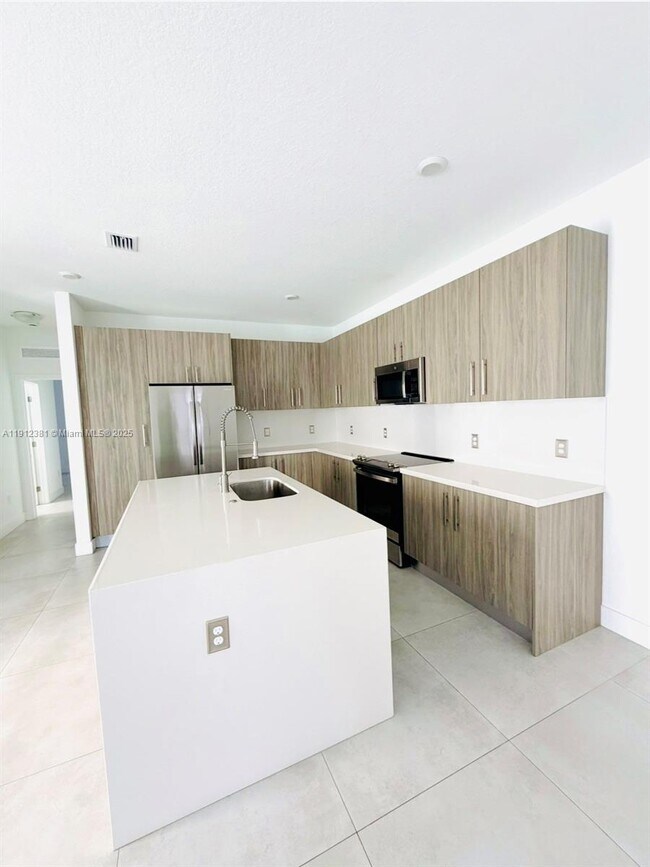 Building Photo - 13663 SW 158th Ave