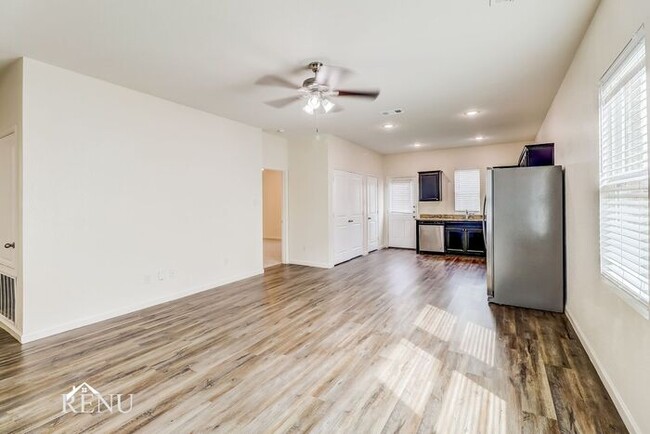 Building Photo - 6218 Old Bridge Way