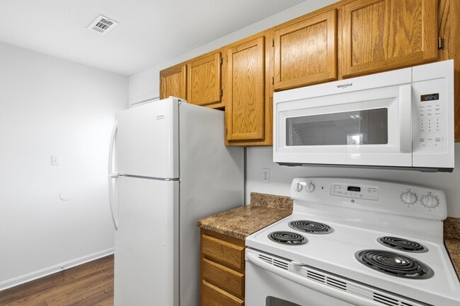 Building Photo - 3509 La Mesa Dr