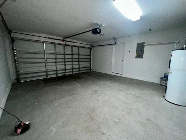 Building Photo - 2620 Regency Oak Ln