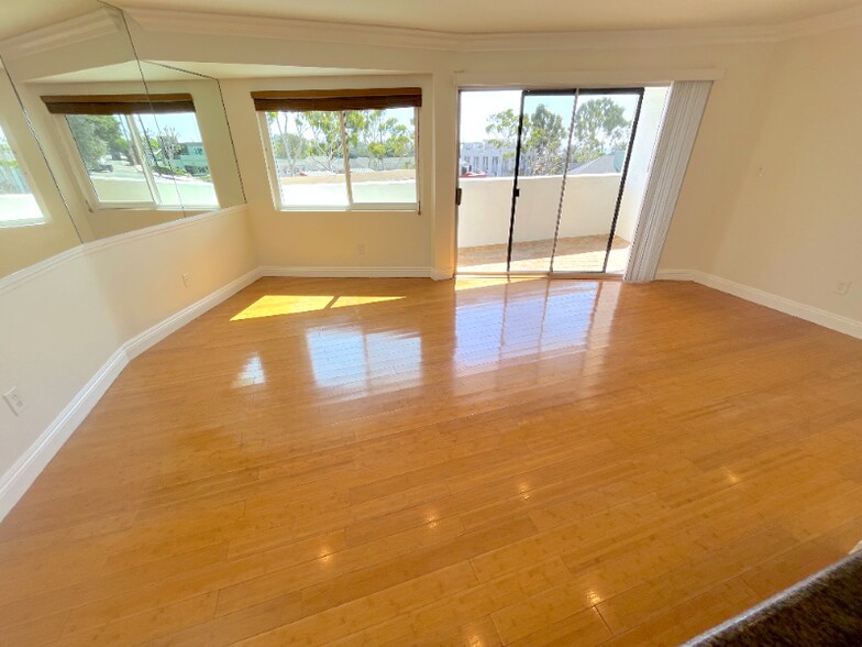 Building Photo - 100 Cliff Dr