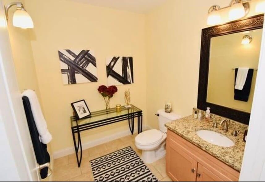 Building Photo - 4376 Olive St