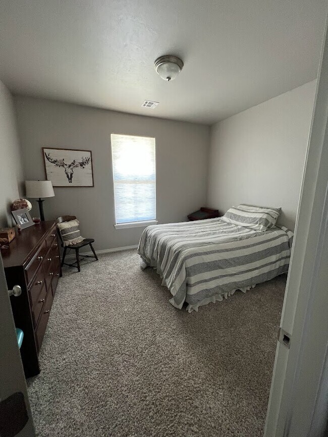 Building Photo - 13682 Cornwallis Dr