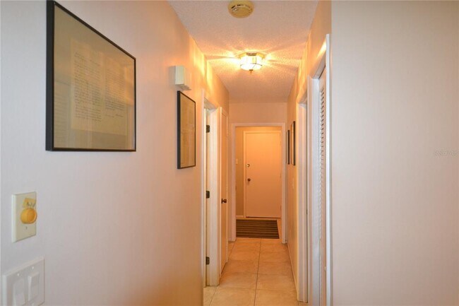 Building Photo - 3276 Buckhorn Dr