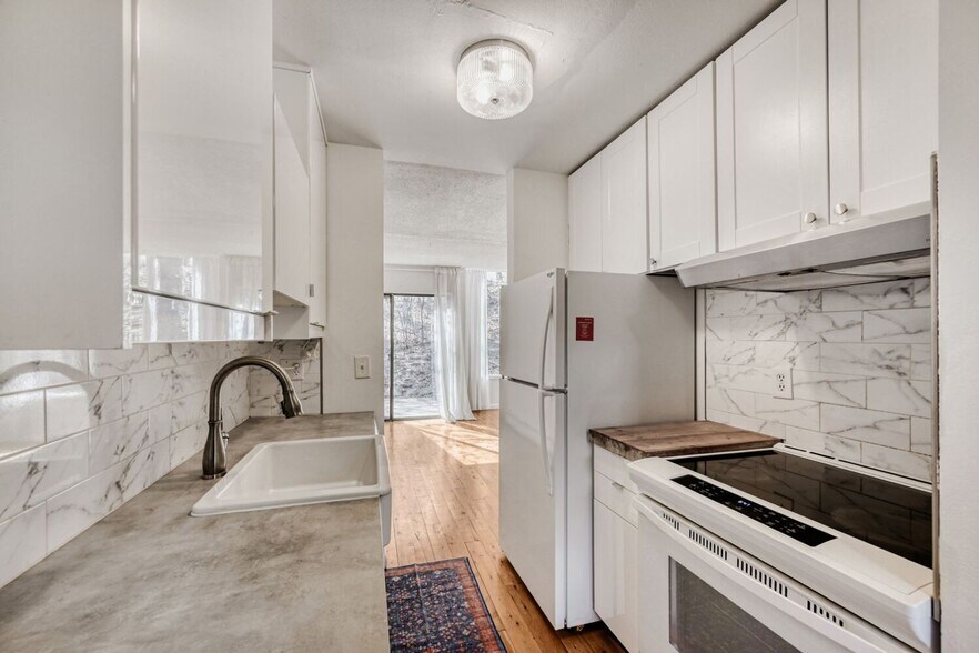 Building Photo - 350 Arapahoe Ave