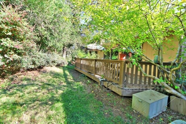 Building Photo - 6913 Navarro Ct