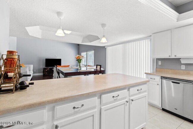 Building Photo - 5400 La Moya Ave