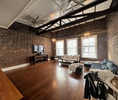 Building Photo - 20 W Oglethorpe Ave