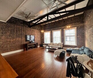 Building Photo - 20 W Oglethorpe Ave