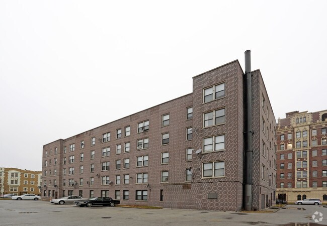 Building Photo - 7601 S South Shore Dr